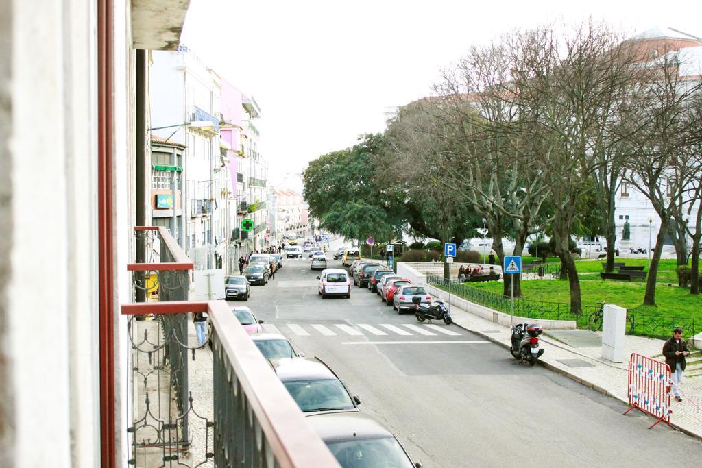 Joivy Modern 1-Bed Apt With Terrace, Moments From Sao Bento Palace ลิสบอน ภายนอก รูปภาพ